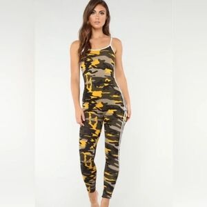 Camo Print Spaghetti-Strap Party Sexy Jumpsuit One Piece Medium Like New